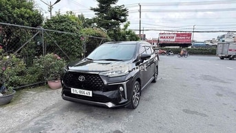 Toyota Veloz Cross Top 2022 Đen 7 chỗ ngay chủ ký