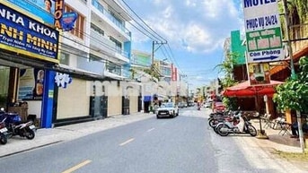 Chỉ 10tỉ 990tr - NHÀ 5 TẦNG - MT TÊN LỬA nhỏ - HIẾM NHÀ BÁN  lh 09111