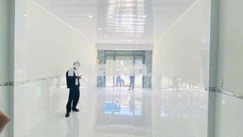nhà mới keng 4x13 đúc lửng 1pn Đường 7m thông xe hơi ngủ trong nhà