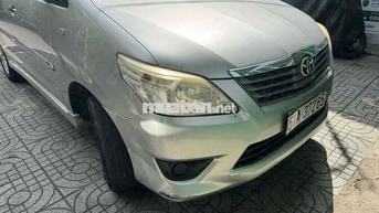 Toyota Innova E 2012 một chủ mua mới bảo dưỡng hãn