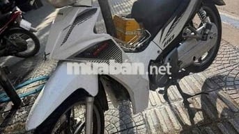 Honda Wave Blade 2017 Trắng Máy zin êm