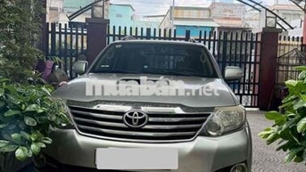 Toyota Fortuner 2016 Dầu Bạc