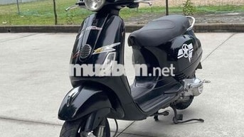 Piaggio Vespa LX 125 Tự động màu Đen