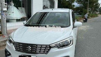 Suzuki Ertiga 7 chỗ ghế da Trắng