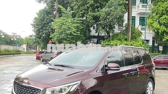 Kia Sedona 7 chỗ Tự động Dầu Đỏ mận