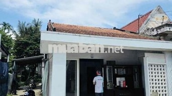 NHÀ VÀ ĐẤT 400M2. ĐƯỜNG XE TẢI