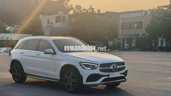 Mercedes-Benz GLC 300 Trắng 5 chỗ
