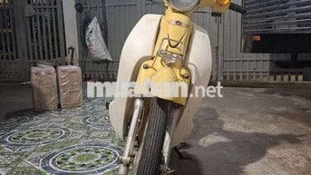 Honda Super Cub Vàng kem