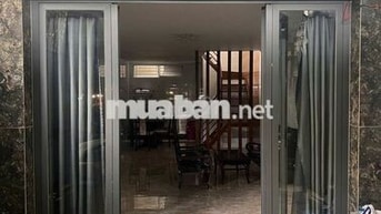 CẦN BÁN NHÀ NGAY CHỢ – THUẬN TIỆN KINH DOANH, BUÔN BÁN TẤP NẬP