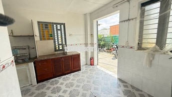 Phòng 25m2 mặt tiền hẻm 137  Ung Văn Khiêm gần D2, gác cao thẳng người