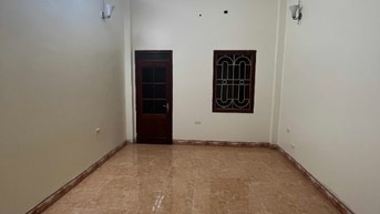 Chính chủ cho thuê tầng 1 làm văn phòng 50m2 Yên Hòa, 7tr/ tháng