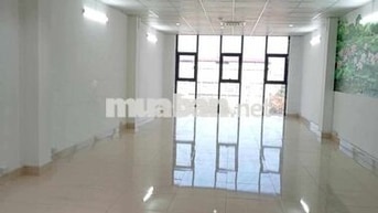 Cho thuê văn phòng 75m2 thông sàn không vướng cột, cửa sổ rộng
