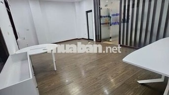 Chính chủ cho thuê văn phòng vuông vắn cực đẹp giá chỉ 8 triệu/tháng