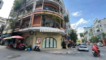 MB tầng trệt góc 2MT số 416 Võ Văn Tần, Q3. Dt: 6x12m. Gía: 45tr