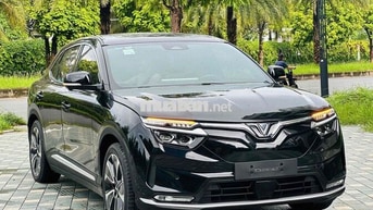 ĐỪNG LƯỚT! VF8 PLUS MÀU ĐEN ĐANG CÓ DEAL QUÁ GẮT!