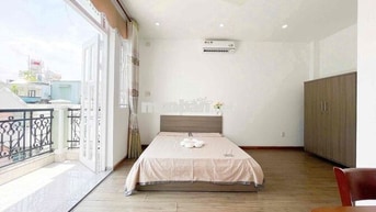 Phòng 45m đường Cộng Hoà ngay Etown 2. Thang Máy.Tách bếp