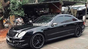 Mercedes-Benz E-Class Đen 5 chỗ