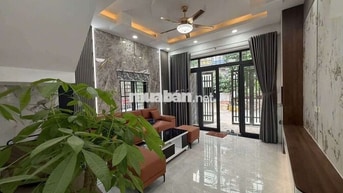 Rẻ hơn trong khu vực, dọn vào ở ngay hẻm xe hơi thông.