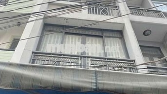 NHÀ FULL NỘI THẤT HẺM 30 LÂM VĂN BỀN 