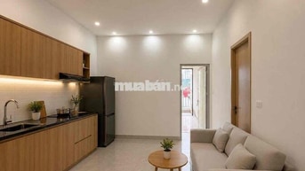 ĐI BỘ RA ĐH THƯƠNG MẠI, ĐHQG, SƯ PHẠM, CHO GIỮ PHÒNG ĐẾN THÁNG 9 Ở