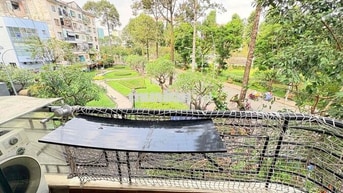 CHO THUÊ CHDV 2PN VIEW BỜ KÈ HOÀNG SA- QUẬN 1. Ở 3-4 NGƯỜI THOẢI MÁI