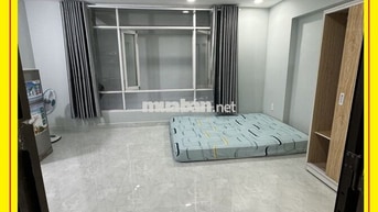 Phòng sát công viên Lê Văn Tám, full nội thất, ngay lầu 1