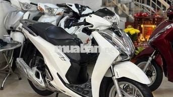 Honda SH 150/2017/ABS Trắng Đen Sport.Xe khỏi bàn