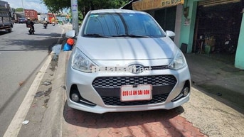 Hyundai Grand i10 Số sàn 5 chỗ Bạc