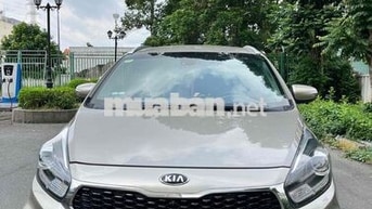 Kia Rondo Vàng cát 7 chỗ