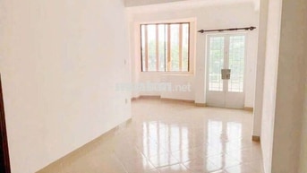 NHÀ MỚI, ÔTÔ có thể đậu trước cửa). 3pn, 3wc. BT 