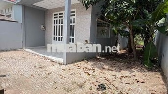 Nhà sân vườn 210m2 cách ĐH Tây Đô 2km