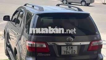 Toyota Fortuner 2011 Số sàn Xám