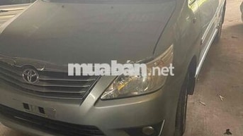 Toyota Innova 2013 Số sàn Bạc