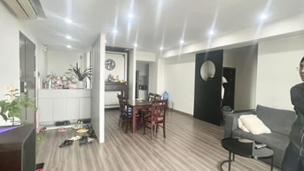Cho thuê chung cư Oriental Plaza, Âu Cơ- 2PN, nội thất cơ bản giá 11tr