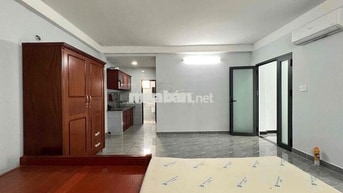 Phòng hơn 35m2, ban công rộng thoáng mát, 02 giường ngủ lớn, tiện nghi