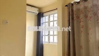 Phòng mới cửa sổ to, cửa ban công to ngập sáng bao điện nước
