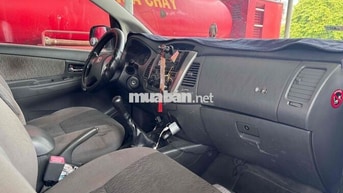 Toyota Innova E 2013 Vàng nâu