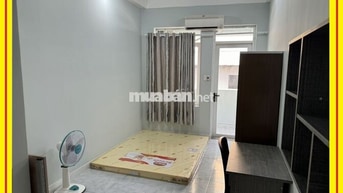 Phòng đầu NTLong, gần BV Ung Bứu, có ban công, full nội thất