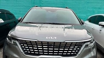 cần bán Kia carival 7 chổ full dầu xe gia Đình