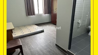 Phòng ngay cổng ĐH Văn Lang, full nội thất, cửa sổ bao thoáng