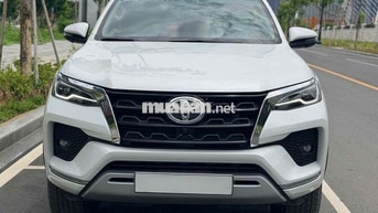 Toyota Fortuner 2024 2.7V 2 cầu Trắng 14.000km