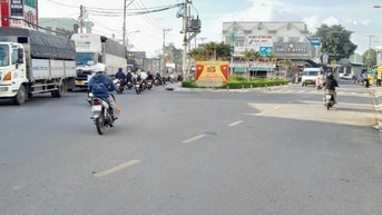 CHỦ KẸT TIỀN THIỆN CHÍ BÁN ĐÁT MẶT TIỀN HÀ HUY GIÁP NGAY CHỢ ĐƯỜNG