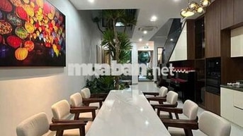 RẤT ĐẸP- CHO THUÊ NHÀ 3 TẦNG: ĐƯỜNG NƯỚC MẶN - HỒ BƠI - 4 phòng - 5wc