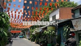 CHỈ 4.9TỶ 42M2 NGÔ TẤT TỐ P.22 HẺM XE HƠI 3 CĂN RA MẶT TIỀN ĐƯỜNG