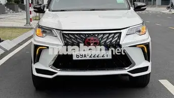 Toyota Fortuner 7 chỗ số tự động trắng