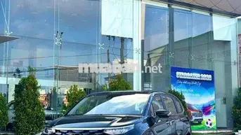 Custin CC Xanh lục bảo