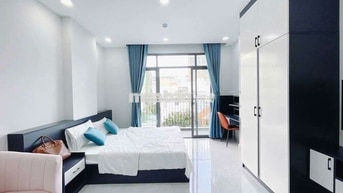 Căn hộ ban công 45m2, Full nội thất, đường Lý Chính Thắng Quận 3