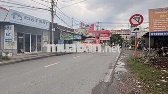 BÁN ĐẤT MẶT NGUYỄN THỊ NGÂU. SÁT ĐỖ  VĂN DẬY 