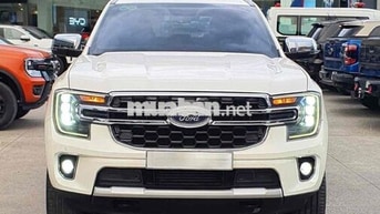 Ford Everest Titanium 2022 1 Cầu Trắng