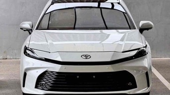Toyota Camry 2026 Hybrid Trắng